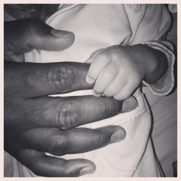 Tamar Braxton révèle avec cette photo le prénom de son fils : il s'agit de Logan. Photo postée le 16 juin 2013 sur Instagram.