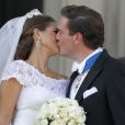  C'est à Valentino que la princesse Madeleine de Suède a choisi de faire confiance pour la robe de son mariage avec Chris O'Neill, le 8 juin 2013 à Stockholm. Une robe d'organza de soie et de dentelle de Chantilly pourvue d'une traîne de 4 mètres et décolletée dans le dos. 