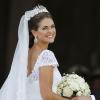 C'est à Valentino Garavani que la princesse Madeleine de Suède a choisi de faire confiance pour la robe de son mariage avec Chris O'Neill, le 8 juin 2013 à Stockholm. Une robe d'organza de soie et de dentelle de Chantilly pourvue d'une traîne de 4 mètres et décolletée dans le dos.