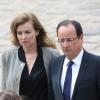 Valérie Trierweiler et Francois Hollande lors de l'hommage de la Nation à Pierre Mauroy, le 11 juin 2013 aux Invalides à Paris