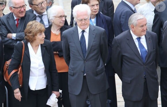 Edith Cresson, Lionel Jospin et Jean-Pierre Raffarin lors de l'hommage de la Nation à Pierre Mauroy, le 11 juin 2013 aux Invalides à Paris