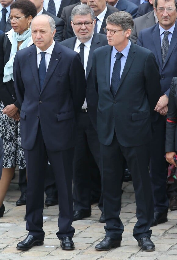 Laurent Fabius, Vincent Peillon lors de l'hommage de la Nation à Pierre Mauroy, le 11 juin 2013 aux Invalides à Paris