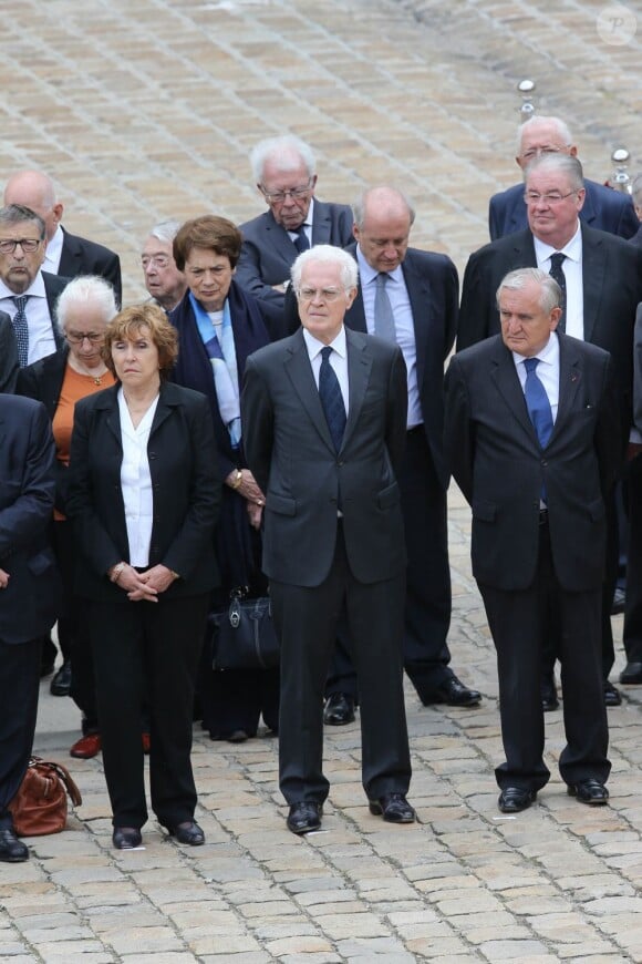 Edith Cresson, Lionel Jospin, Jean-Pierre Raffarin, Daniel Vaillant lors de l'hommage de la Nation à Pierre Mauroy, le 11 juin 2013 aux Invalides à Paris