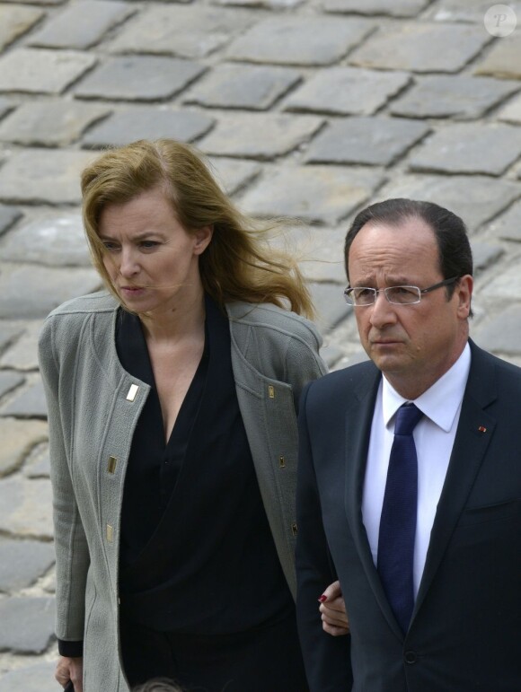 François Hollande et Valérie Trierweiler lors de l'hommage de la Nation à Pierre Mauroy, le 11 juin 2013 aux Invalides à Paris
