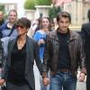 Olivier Martinez et Halle Berry sont arrivés à Paris mardi 11 juin 2013 et ont pris leurs quartiers au Plaza Athénée avant de s'offrir une promenade en amoureux Avenue Montaigne