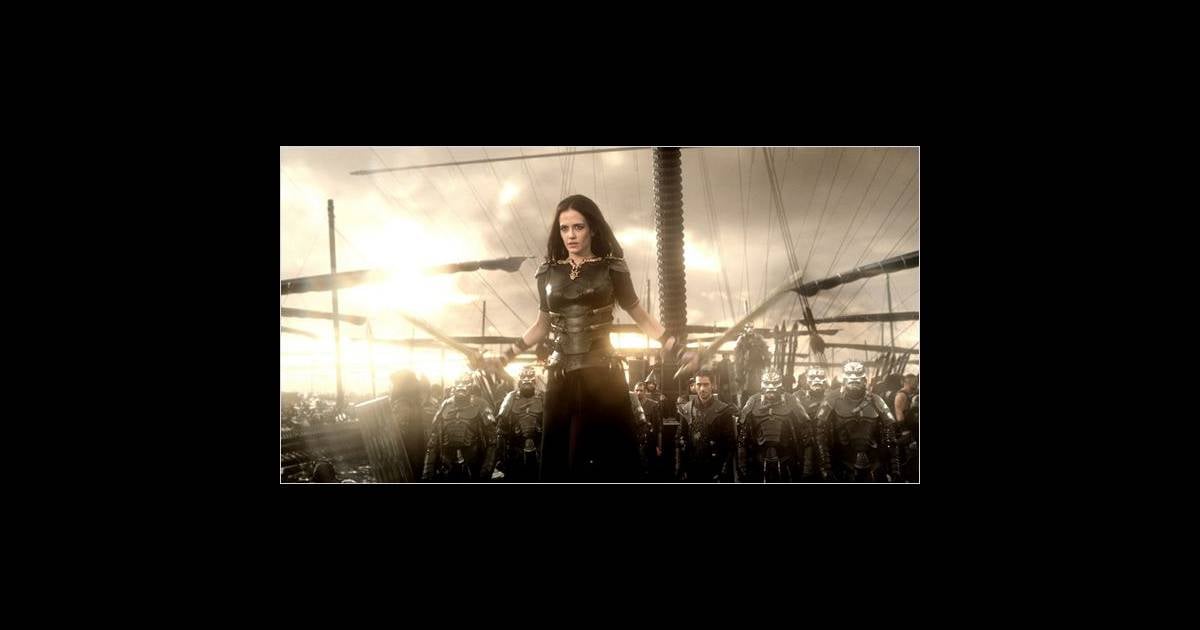 Eva Green 300 La Naissance D Un Empire Eva Green dans "300 - La Naissance d'un Empire", face aux muscles