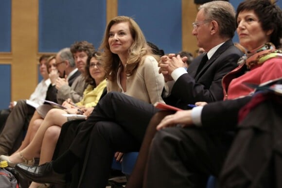 Valérie Trierweiler, Christiane Taubira, Geneviève Fioraso, André Vallini et Dominique Bertinotti lors d'un colloque sur l'enfance maltraitée au Sénat à Paris le 14 juin 2013.