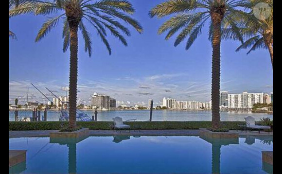 Le chanteur Billy Joel vend sa sublime maison de Miami pour la somme de 14 millions de dollars.