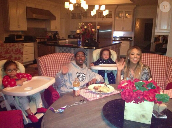 Mariah Carey a posté une photo d'elle et de sa famille le jour de la Fête des pères, le 16 juin 2013.