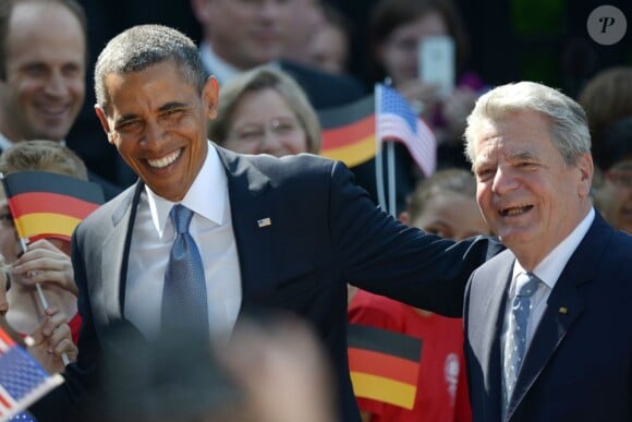 Barack Obama et le président Joachim Gauck rendent visite à des enfants de l'école John F. Kennedy. Le 19 juin 2013 à Berlin.