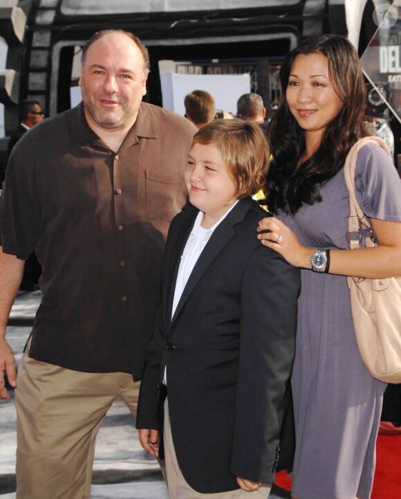 James Gandolfini avec Deborah, sa femme, et Michael, son fils, en juin 2011