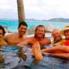 Harry Styles fait la fête avec Richard Branson sur son île de Necker Island, dans l'archipel des îles Vierges britanniques, le 8 janvier 2013.