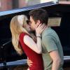 Anna Kendrick et Jeremy Jordan amoureux sur le tournage de la comédie musicale The Last Five Years à New York le 20 juin 2013.