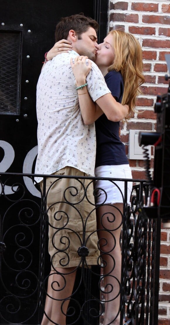 Anna Kendrick et Jeremy Jordan très proches sur le tournage de la comédie musicale The Last Five Years à New York le 20 juin 2013.