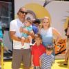 Melissa Joan Hart et son mari Mark Wilkerson avec ses enfants Braydon Wilkerson, Mason Wilkerson et Tucker Wilkerson lors de la première de Moi, moche et méchant 2 à Los Angeles, le 22 juin 2013.