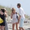 Exclusif - Abbey Clancy et son mari Peter Crouch lors de vacances à Formentera le 24 juin 2013 en compagnie de leurs joyeux amis
