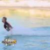 Ben soulevé par les dauphins dans Les Anges de la télé-réalité 5 sur NRJ 12 le mardi 25 juin 2013