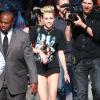 Miley Cyrus se rend sur le plateau de l'émission Jimmy Kimmel Live, à Hollywood, le 25 Juin 2013.
