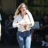 Exclusif - Scout LaRue Willis (fille de Bruce Willis et Demi Moore) se balade dans les rues de Beverly Hills, à Los Angeles, avec un mystérieux inconnu, le 17 juin 2013.