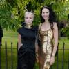 Daphne Guinness et L'Wren Scott arrivent à Hyde Park pour la Summer Party de la Serpentine Gallery. Londres, le 26 juin 2013.