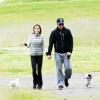 Exclusif - Le chanteur Robbie Williams et sa femme Ayda Field promènent leurs chiens à Glasgow en Ecosse le 24 juin 2013.