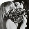 Sienna Miller et son fiancé Tom Sturridge s'illustrent dans la camapgne Trench Kisses de Burberry shootée par Mario Testino