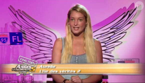 Aurélie chante dans Les Anges de la télé-réalité 5 sur NRJ 12 le lundi 1er juillet 2013