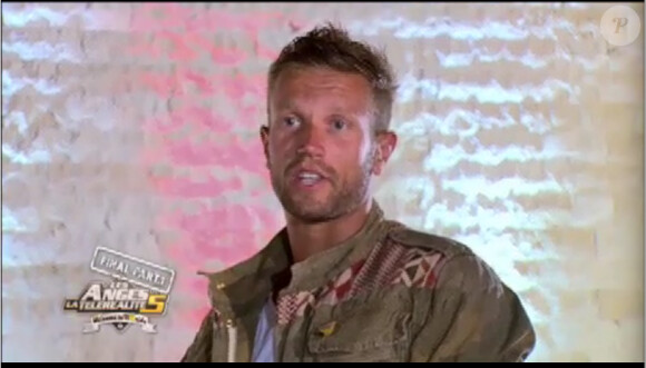 Benjamin adresse un message à Aurélie dans Les Anges de la télé-réalité 5 sur NRJ 12 le lundi 1er juillet 2013