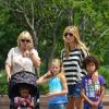 Heidi Klum, son petit ami Martin Kirsten et ses enfants Leni, Henry, Johan et Lou se promènent à New York, le 30 juin 2013.