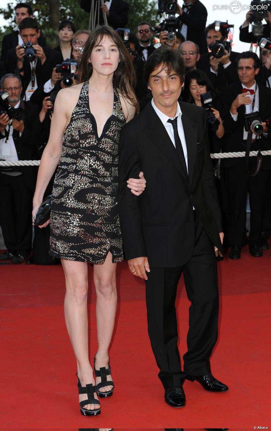 yvan attal et charlotte gainsbourg yvan n a pu resister au charme de la ravissante et longiligne charlotte purepeople