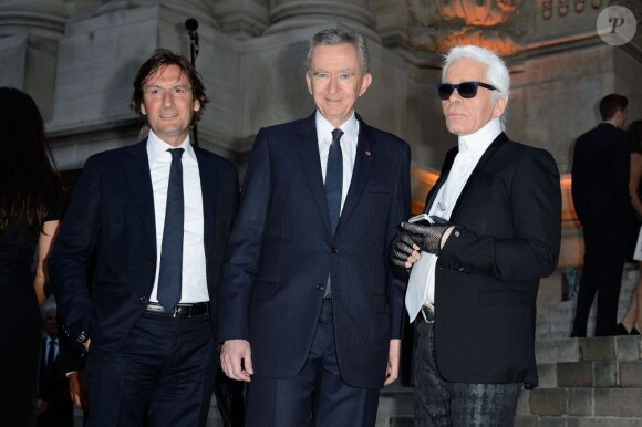 Karl Lagerfeld et Bernard Arnault - Arrivée pour le dîner organisé au Petit Palais par Fendi afin de célébrer l'ouverture de leur nouvelle boutique, située au 51 avenue Montaigne à Paris, et l'exposition The Glory of Water, qui regroupe des photos réalisées par Karl Lagerfeld, le 3 juillet 2013.