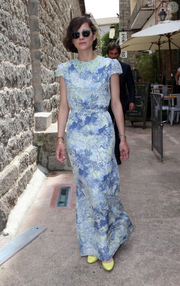 Marion Cotillard durant le mariage de Thomas Langmann et Céline Bosquet en Corse le 22 juin 2013