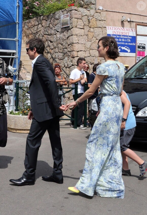 Guillaume Canet et Marion Cotillard durant le mariage de Thomas Langmann et Céline Bosquet en Corse le 22 juin 2013