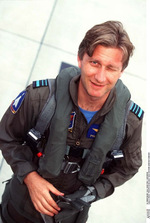 Le prince Philippe de Belgique sur la base militaire aérienne de Florennes, en 1998.
