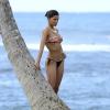 Exclusif - Le mannequin brésilien Raica Oliveira en pleine séance photo à Hawaï, le 30 juin 2013.
