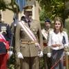 Le prince Felipe et la princesse Letizia, toujours aussi complices, assistent à une parade militaire à Saragosse le 5 juillet 2013.