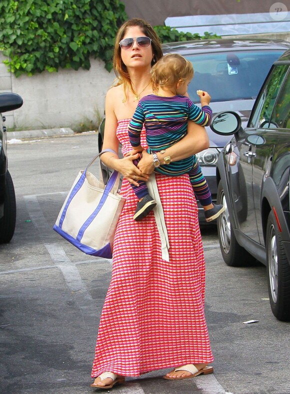 La jolie Selma Blair et son fils Arthur à Studio City le 5 juillet 2013.