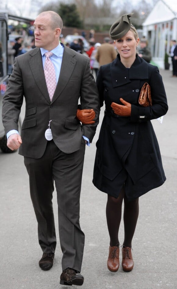 Zara Phillips et Mike Tindall au festival de Cheltenham le 14 mars 2013. Buckingham Palace a annoncé le 8 juillet que le couple attend son premier enfant pour le début d'année 2014.