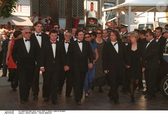 Daniel Auteuil, Pascal Duquenne et Jaco Van Dormael lors de la présentation du film Le Huitième Jour au Festival de Cannes 1996