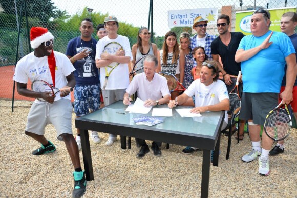 Les stars au tournoi de tennis de l'association Enfant star et match à Juan les Pins, le 9 juillet 2013.