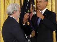 Barack Obama récompense George Lucas sous le regard passionné de Michelle