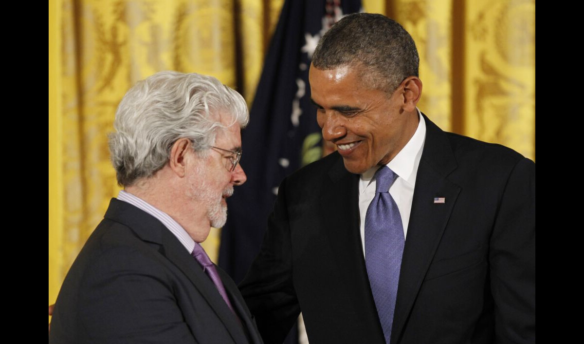 Vidéo : Le président Barack Obama récompense le producteur George Lucas