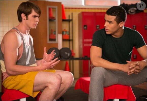 Blake Jenner et Jacob Artist dans un épisode de la 4e saison de Glee.