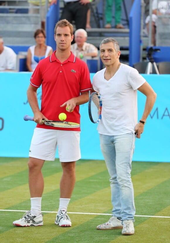 Richard Gasquet et Nagui à Saint-Tropez le 12 juillet 2013 lors du 3e Classic Tennis Tour.