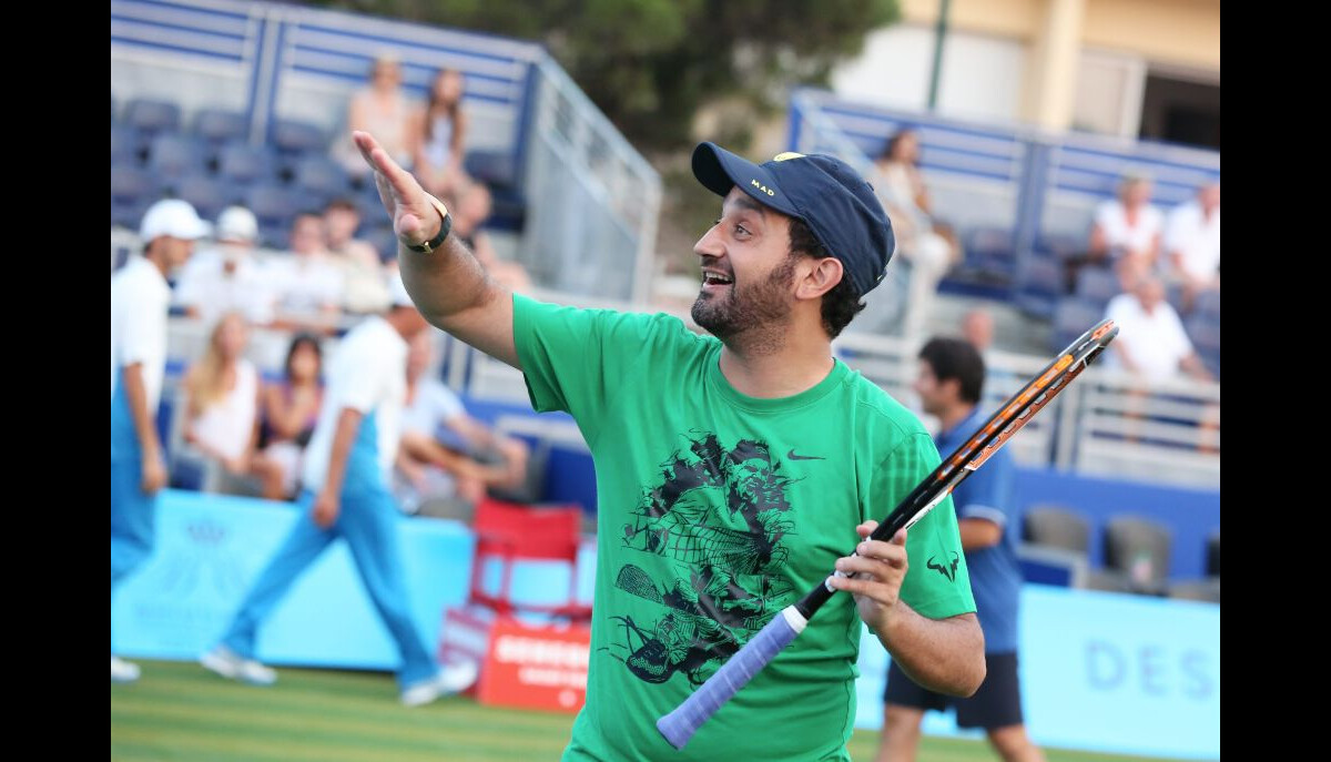 Photo Cyril Hanouna met l'ambiance à SaintTropez le 12 juillet