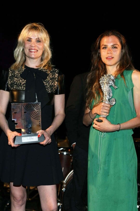 Emmanuelle Seigner et sa fille Morgane Polanski lors du 11e Festival de cinéma et de musique d'Ischia le 14 juillet 2013