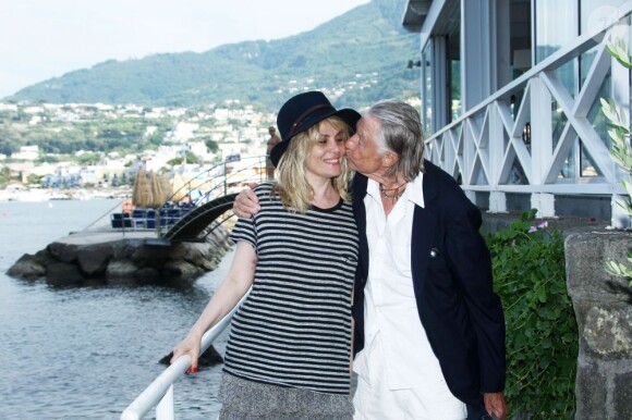 Emmanuelle Seigner et Joel Schumacher lors du 11e Festival de cinéma et de musique d'Ischia le 13 juillet 2013