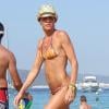 EXCLU - Deborah Roversi, l'épouse d'Andrea Pirlo, en vacances avec leurs enfants Niccolo et Angela, le 14 juillet 2013 à Ibiza