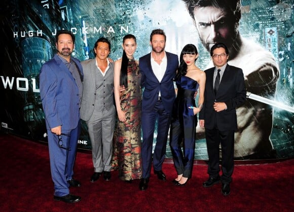 James Mangold, Will Yun Lee, Tao Okamoto, Hugh Jackman, Rila Fukushima et Hiroyuki Sanada à la première mondiale du film Wolverine à Londres le 16 juillet 2013.