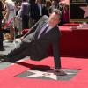 Bryan Cranston savoure son étoile sur le Walk Of Fame à Hollywood, le 16 juillet 2013.